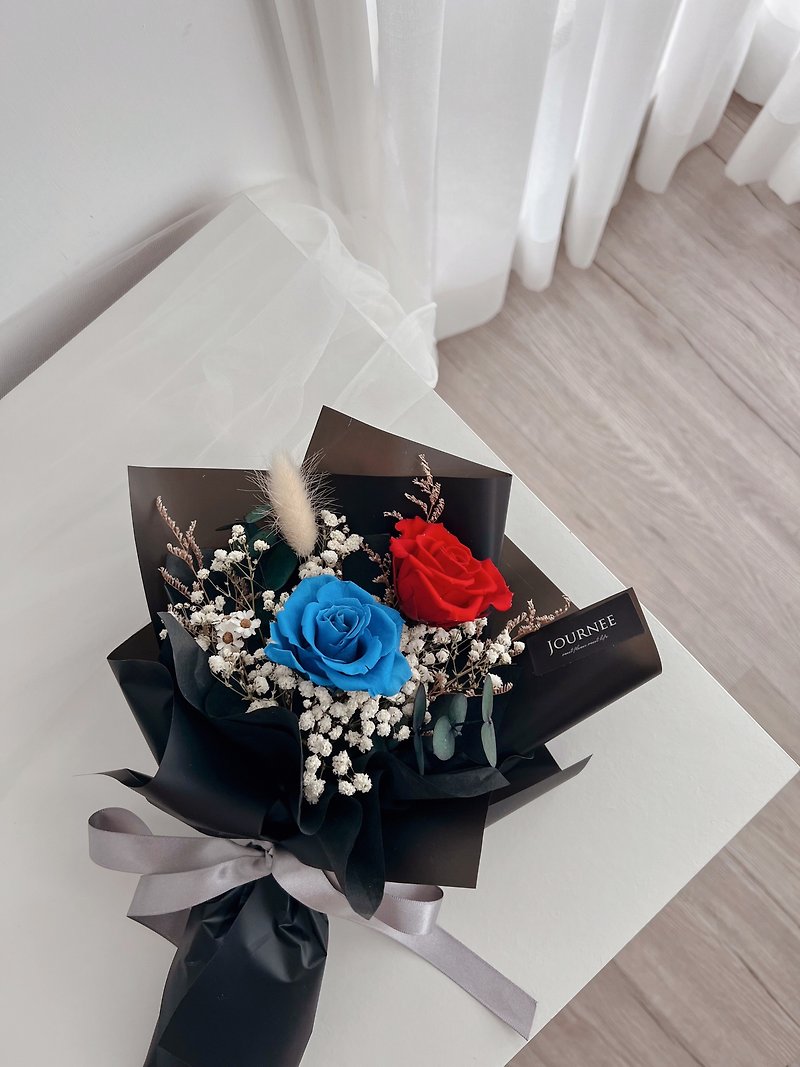 Journee Blue x Red Everlasting Rose Gypsophila Dry Bouquet Graduation Bouquet Birthday Gift Valentine's Day - ช่อดอกไม้แห้ง - พืช/ดอกไม้ 