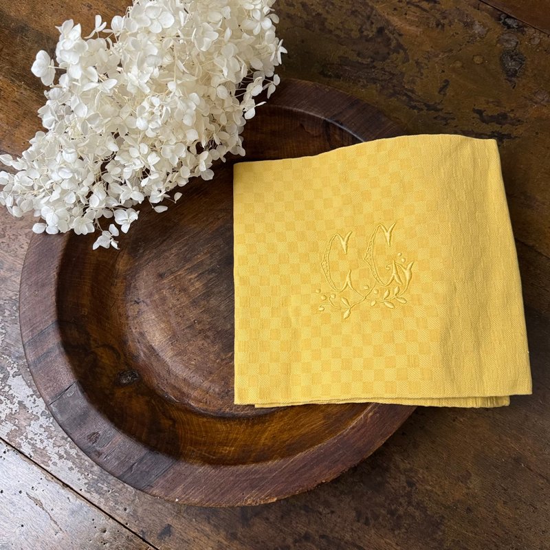 50624-優雅法國古董黃色亞麻緹花布 家徽字母CC 70x60cm - 桌布/桌巾/餐墊 - 棉．麻 