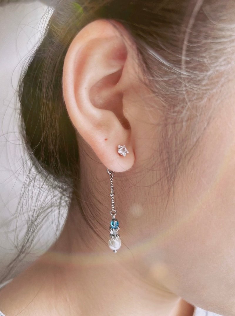 Shining Christmas (Blue Mercury) Star Diamond Crystal Stainless Steel Earrings - ต่างหู - คริสตัล สีน้ำเงิน