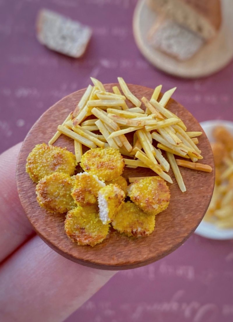 Miniature nuggets and fries. TUTORIAL polymer clay. Mini food. 视频教程. 微型食品. 掘金. - 手工藝教學/工具書 - 其他材質 