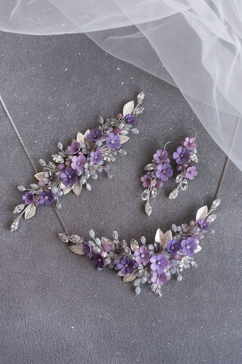 Violet grey flower earrings, Purple jewelry set, Floral necklace, Lavender bride - 耳環/耳夾/耳骨夾 - 黏土 紫色