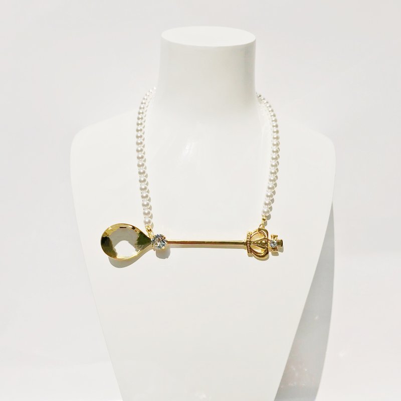 DearBell Swarovski Pearl Gold Spoon Necklace - สร้อยติดคอ - ทองแดงทองเหลือง 