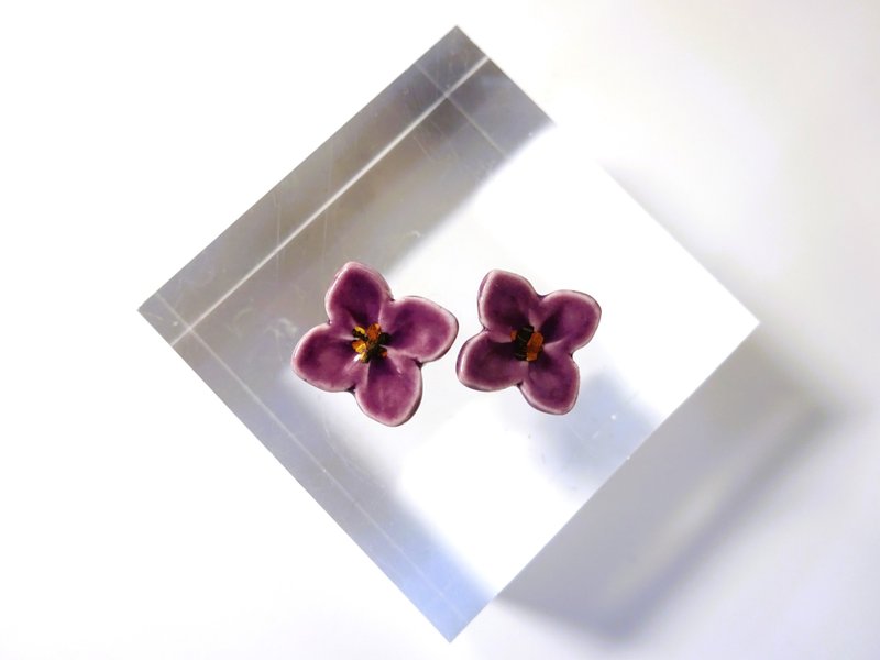 Small flower lover piece・earring purple - Earrings & Clip-ons - Pottery Purple