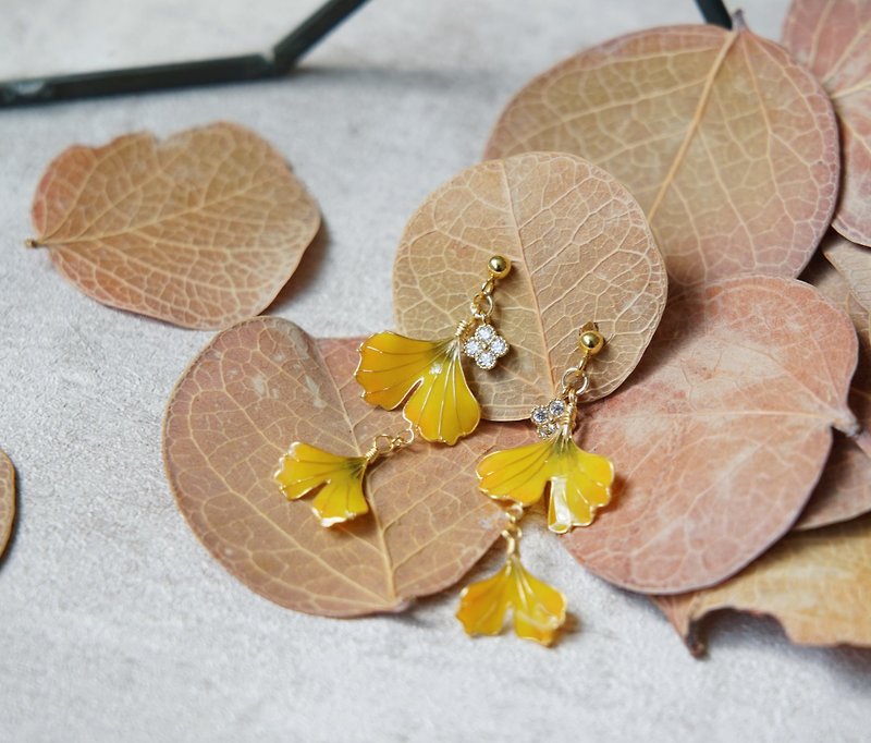 Ginkgo Leaf • Early Autumn-Handmade Resin Earrings Wedding - Earrings & Clip-ons - Resin Orange