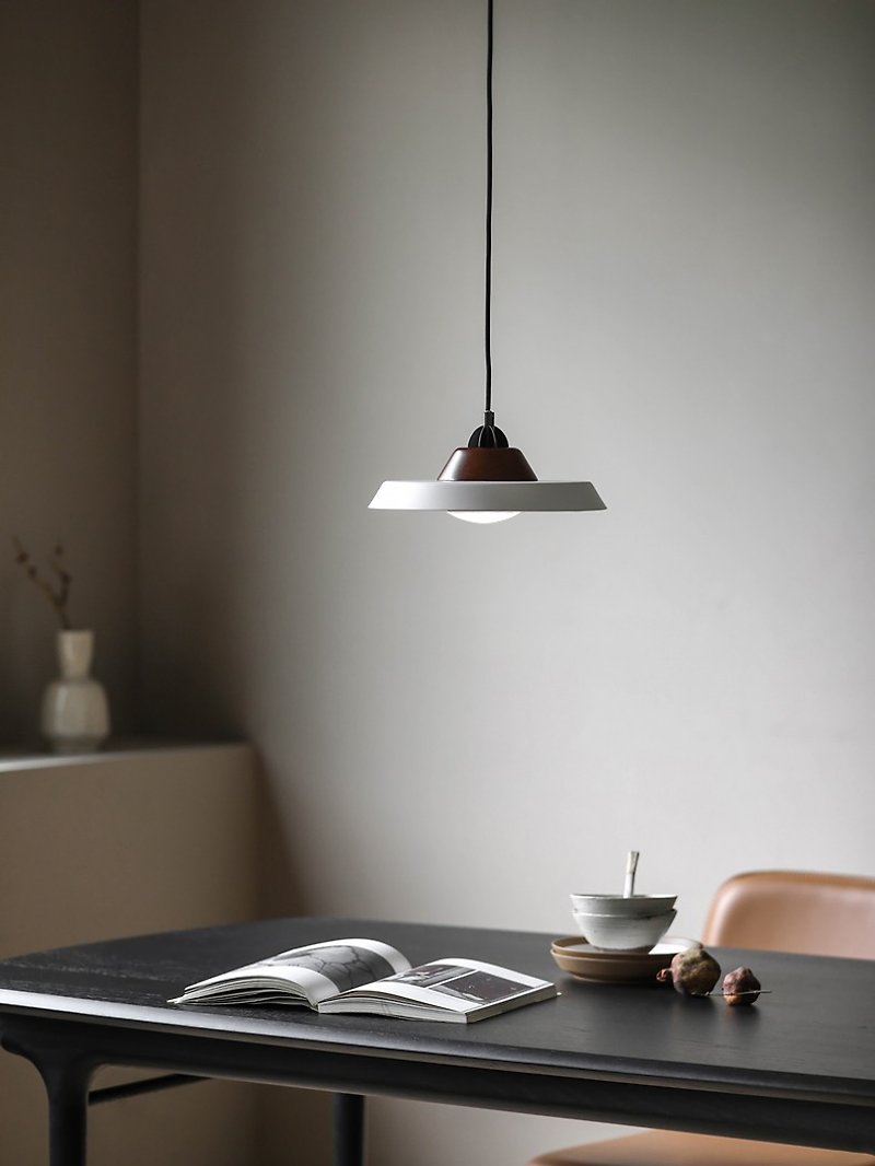 【Far Pendant】Classic light industrial style ash dining table pendant light - โคมไฟ - โลหะ 