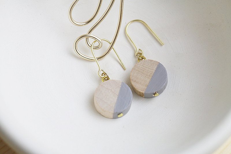 // VÉNUS 小 decorated small round painted earrings fog purple gray // ve067 - Earrings & Clip-ons - Wood Gray