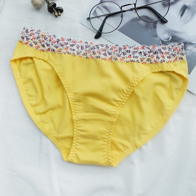 【Handmade Inside】Secret Garden・Low Waist Briefs・Made in Taiwan - Women's Underwear - Cotton & Hemp Yellow