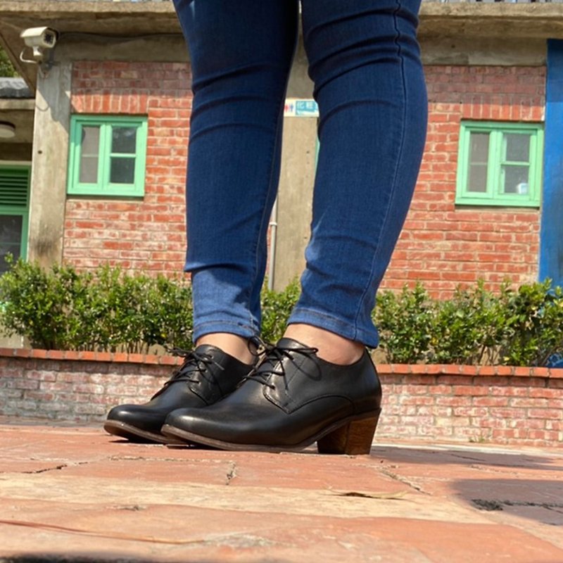Round tip aniline of formula hit the Wax three black straps Derby - Women's Oxford Shoes - Genuine Leather 