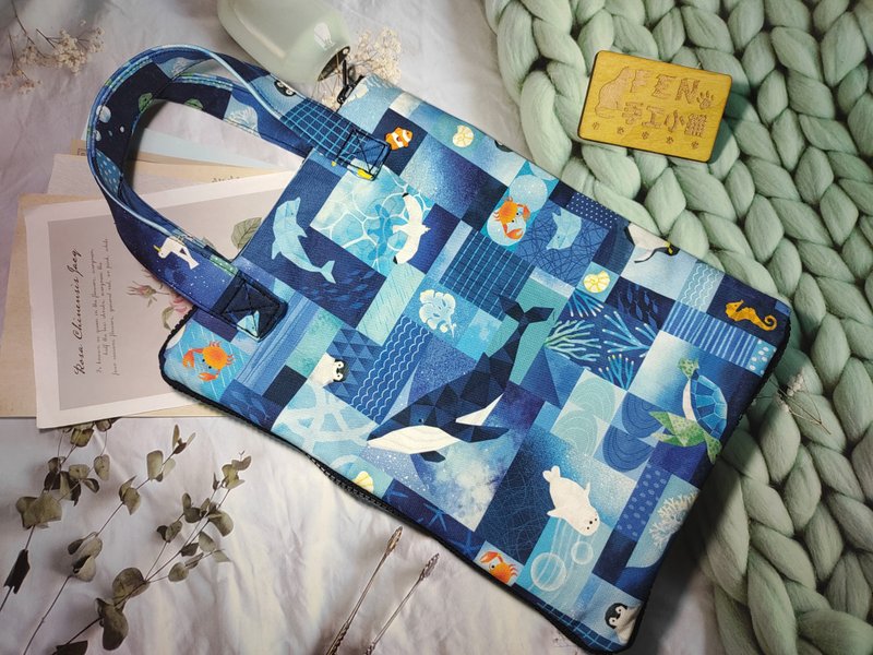 彩色噴墨系列-訂做積木海洋鯨魚防撥水牛津布款手提拉鍊書衣預購- - 書衣/書套 - 棉．麻 