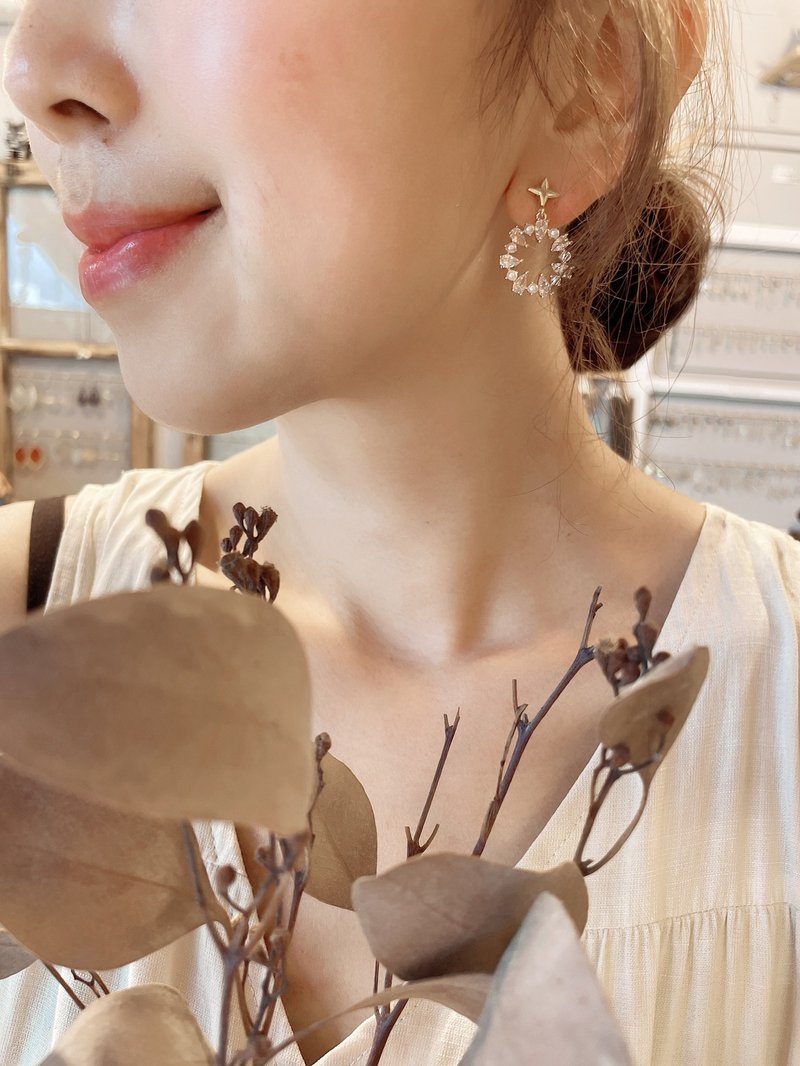 Small diamond bead style earrings - ต่างหู - วัสดุอื่นๆ สีทอง