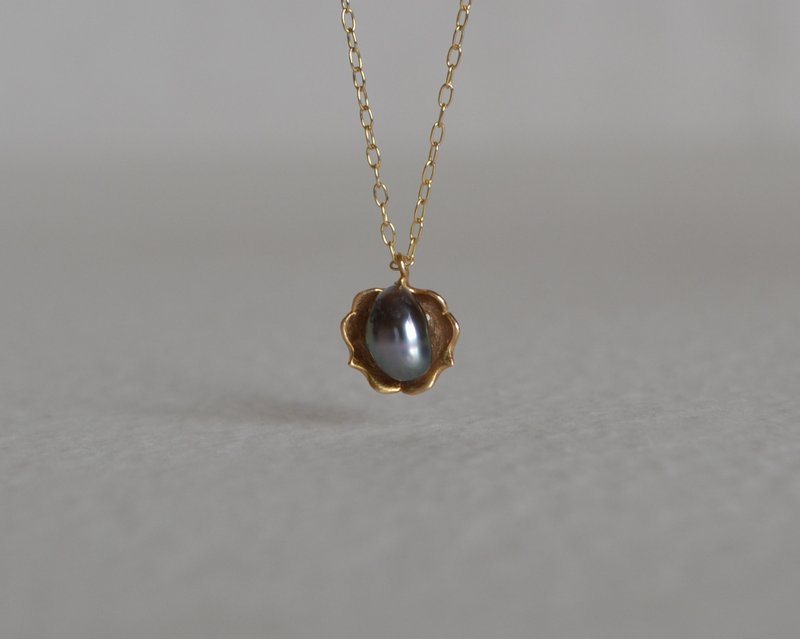 Frill Keshi Pearl Necklace - 項鍊 - 其他金屬 金色