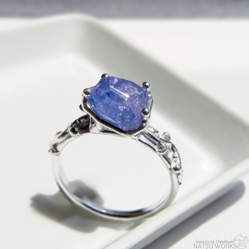 rough Tanzanite Ring - แหวนทั่วไป - เครื่องเพชรพลอย สีน้ำเงิน