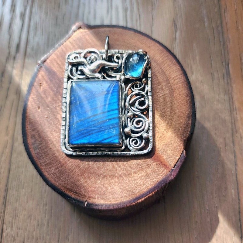 [Handmade by Qu Shuichen] Labradorite and Aquamarine Sterling Silver Pendant - สร้อยคอ - เครื่องเพชรพลอย สีน้ำเงิน