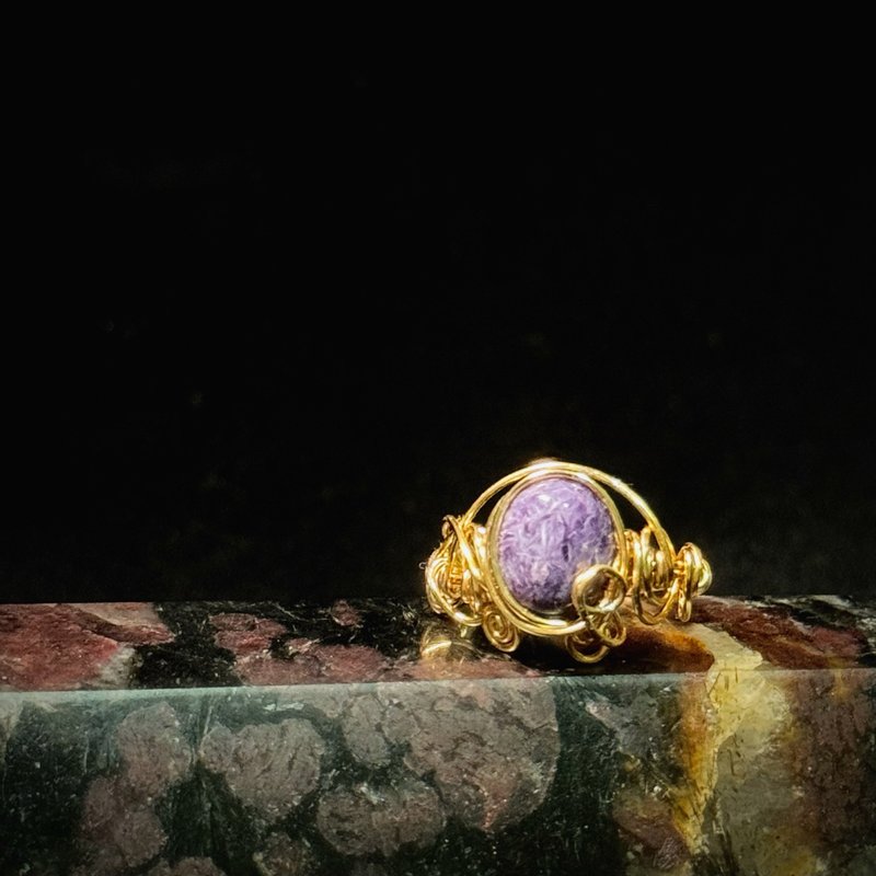 【Unsurpassed Elegance】Wire Wrapping Ring with Charoite - แหวนทั่วไป - คริสตัล สีม่วง