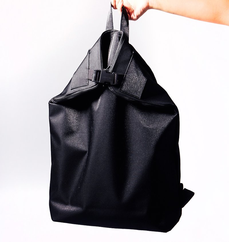 AM0000 ||| limited edition fiber luster simple back 2 LOOK backpack (the last one) - กระเป๋าเป้สะพายหลัง - วัสดุกันนำ้ สีดำ