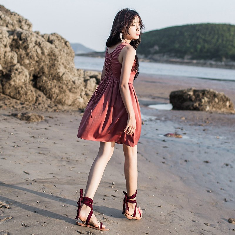 安妮陳2017夏裝新款女士後系帶U領連身裙洋裝 - 洋裝/連身裙 - 聚酯纖維 紅色