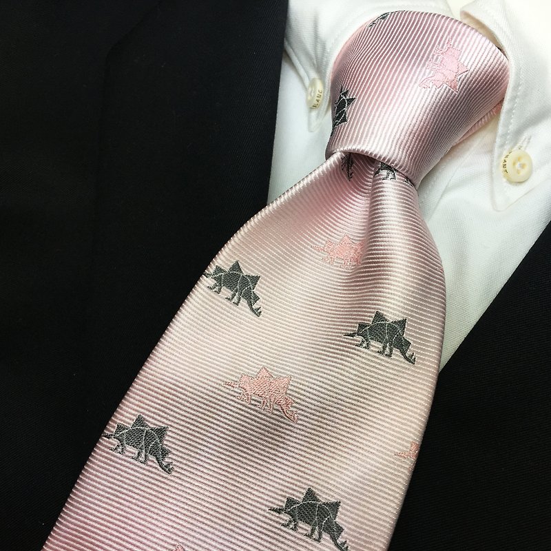 Stegosaurus design tie Pink necktie - เนคไท/ที่หนีบเนคไท - ผ้าไหม สึชมพู