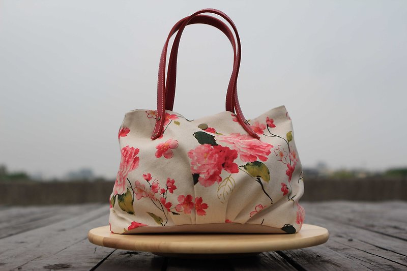 A portable candy bag - elegant peony - กระเป๋าถือ - ผ้าฝ้าย/ผ้าลินิน 