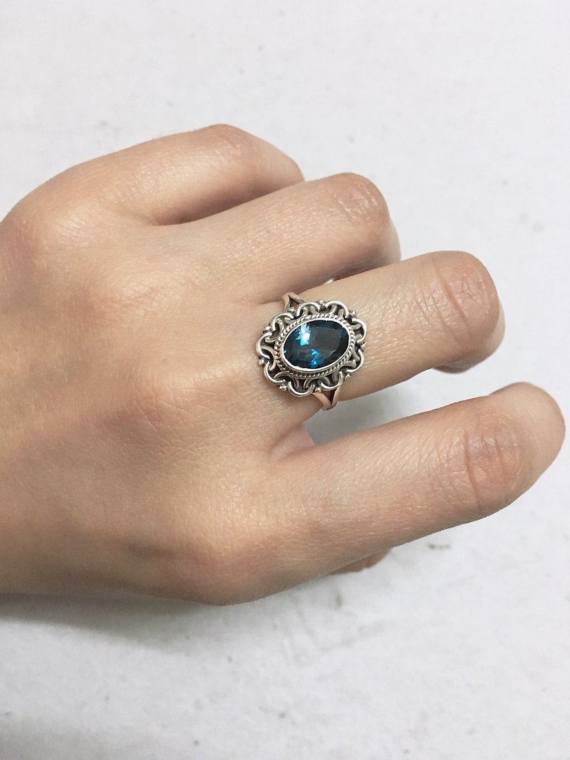 Topaz Finger Ring Handmade in Nepal 92.5% Silver - แหวนทั่วไป - เครื่องประดับพลอย 