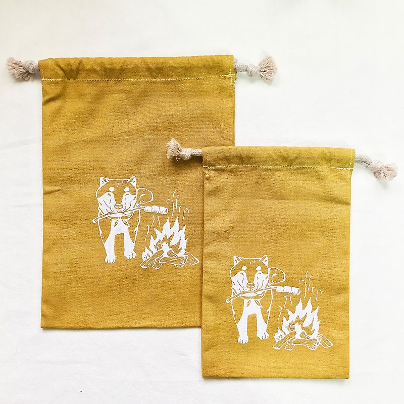 Traveling shiba Inu drawstring bag / yellow-small - กระเป๋าเครื่องสำอาง - ผ้าฝ้าย/ผ้าลินิน สีเหลือง