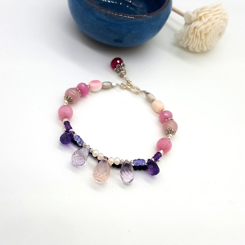 Crystal Girl World - Princess Jewelry Box [Crystal Morgan Morgan stone half double chain] Hand made natural crystal bracelet - สร้อยข้อมือ - เครื่องเพชรพลอย สีแดง