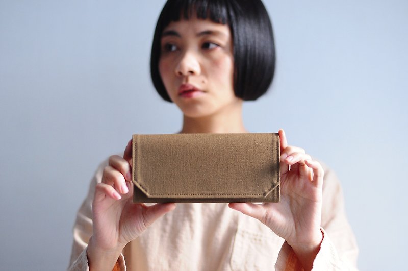 Khaki Canvas Wallet with Washable Paper, Lightweight, Eco-friendly Material - กระเป๋าสตางค์ - ผ้าฝ้าย/ผ้าลินิน สีกากี