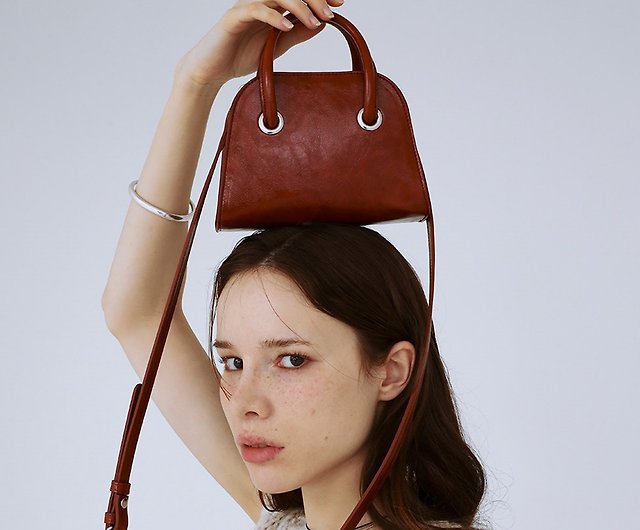 MUR Korean FLINGBACK Vegan Leather Bag (Crinkle Dk Brown) - Shop mur-bag  Messenger Bags & Sling Bags - Pinkoi