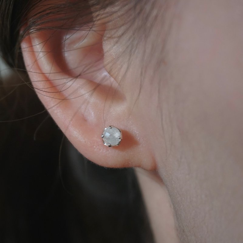 ll 4月誕生石 ll 4mm白水晶 - 925純銀耳針耳環 / 一對 附銀耳扣 - 耳環/耳夾 - 半寶石 透明