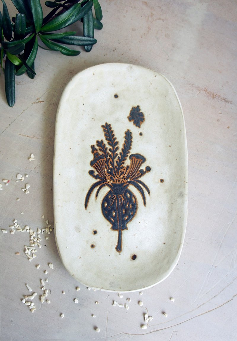 手作りの陶器の仕事：生きている仲間 - 小皿h。小さな収穫 - 小皿 - 陶器 ホワイト