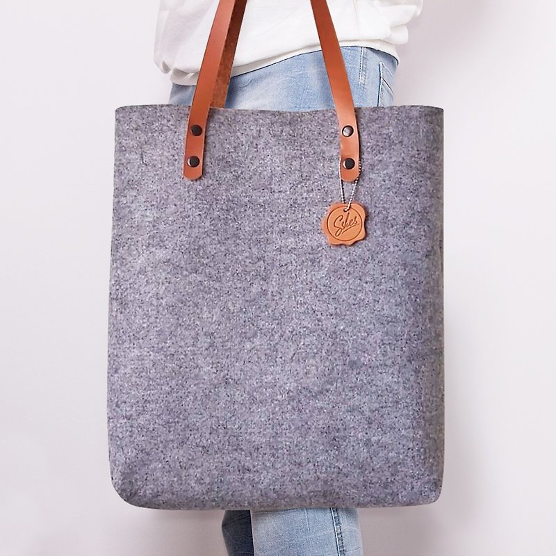 Handmade wool felt large capacity one-shoulder oil wax leather tote bag-gray - Messenger Bags & Sling Bags - Genuine Leather Gray