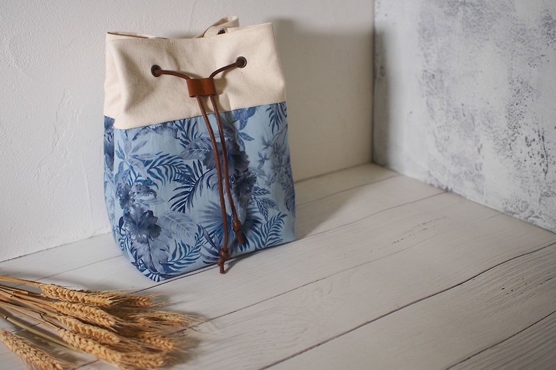 Traveler Series diagonal backpack / bucket bag / limited manual bag / Azure hibiscus / stock available - Messenger Bags & Sling Bags - Cotton & Hemp Blue