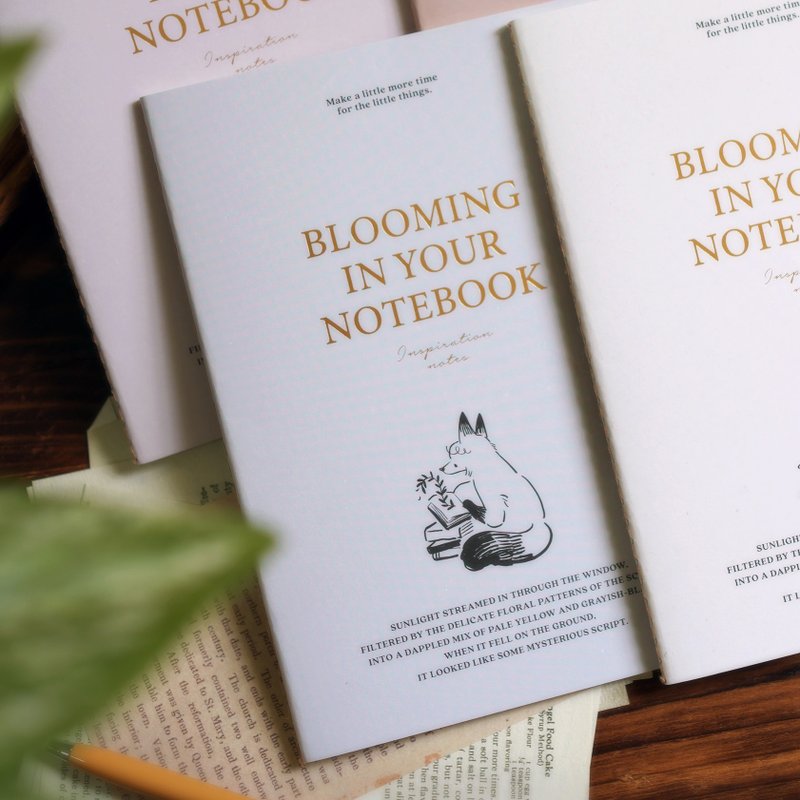 Thread-bound notebook (square inner pages)-Mist Gray Fox - สมุดบันทึก/สมุดปฏิทิน - กระดาษ สีกากี