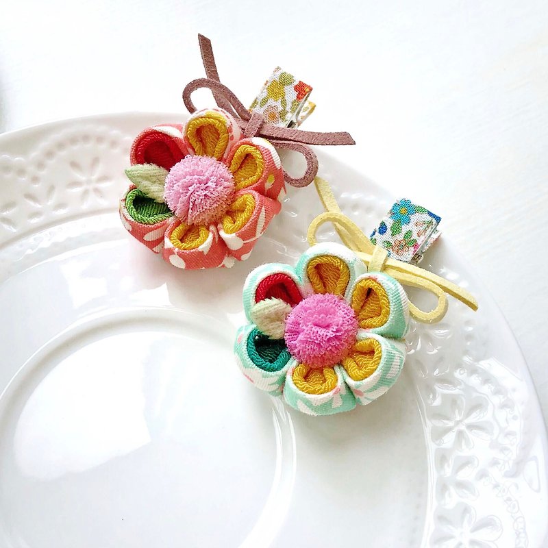 Japanese style and wind ball, flower, mink, small floral, child, baby, hair clip - เครื่องประดับ - ผ้าฝ้าย/ผ้าลินิน หลากหลายสี