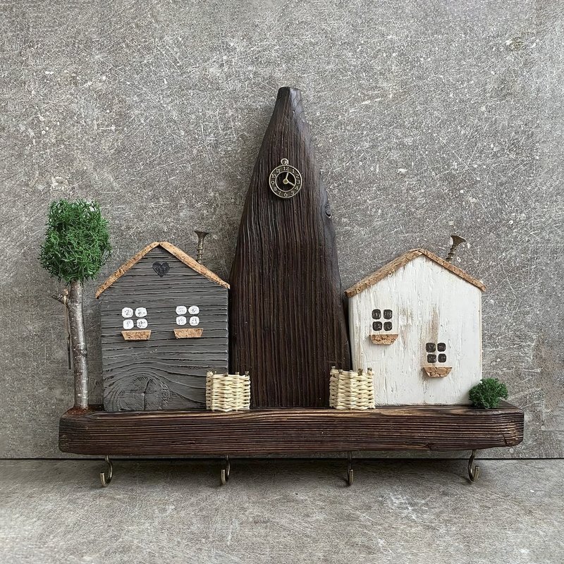 Wooden Pine Wall Key Holder Houses 4 Hooks - 衣架/衣帽架/掛勾 - 木頭 多色