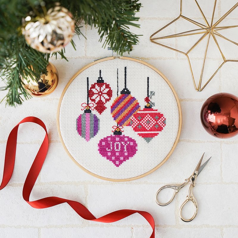 【聖誕燈球】6吋繡框 十字繡材料套組 | Xiu Crafts - 編織/刺繡/羊毛氈/縫紉 - 繡線 