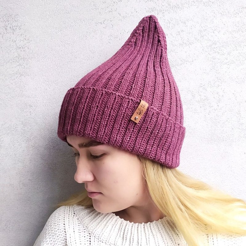 Warm handmade knitted hat | レディース帽子 - หมวก - วัสดุอื่นๆ สึชมพู