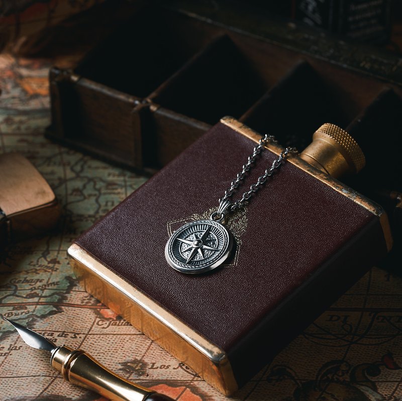 Stone | Leader Compass Necklace Silver - Necklaces - Sterling Silver Silver