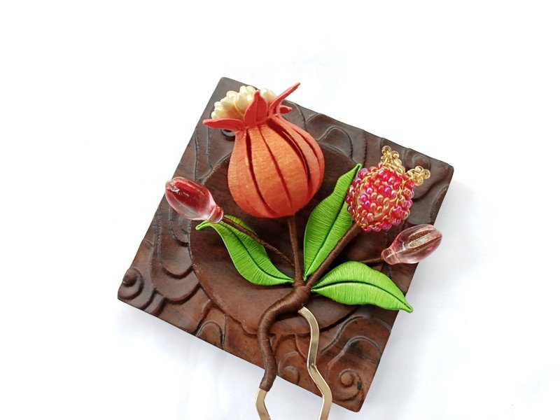 石榴艷紅小款 傳統纏花灑金緝珠古風髮簪髮飾飾品 - 髮夾/髮圈 - 繡線 紅色