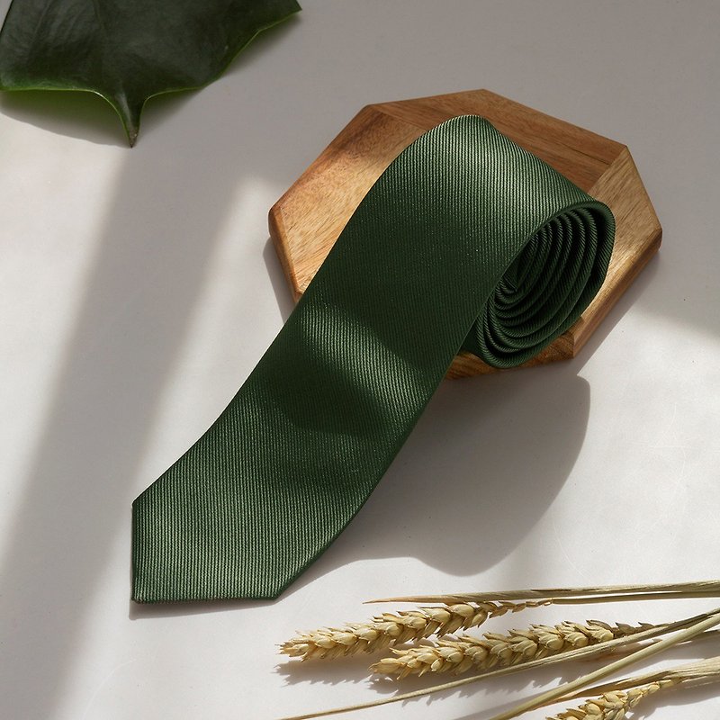 其他人造纖維 領帶/領帶夾 綠色 - 斜紋綠領帶-低調又沉穩的墨綠色,瞬間讓你氣質爆棚的綠領帶