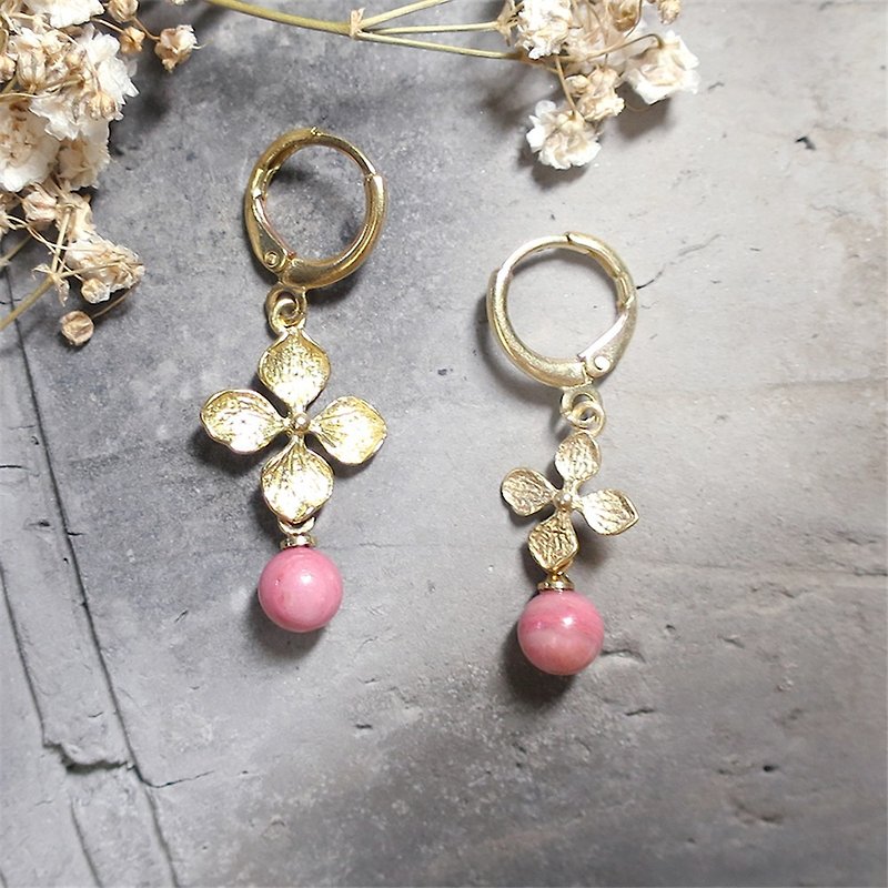 VIIART. The flowers are beautiful. Small flower rose stone water agate brass earrings ear clip ear clip - Earrings & Clip-ons - Other Metals Pink