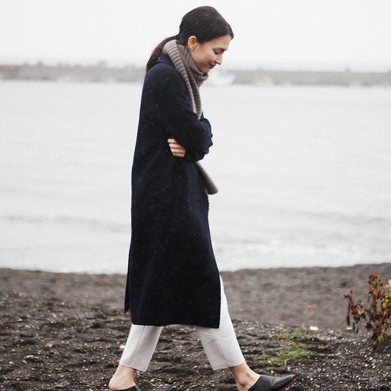 KOOW / South is very thin and strong shrink wool coat Slim commute possession of blue long coat - เสื้อแจ็คเก็ต - ขนแกะ 