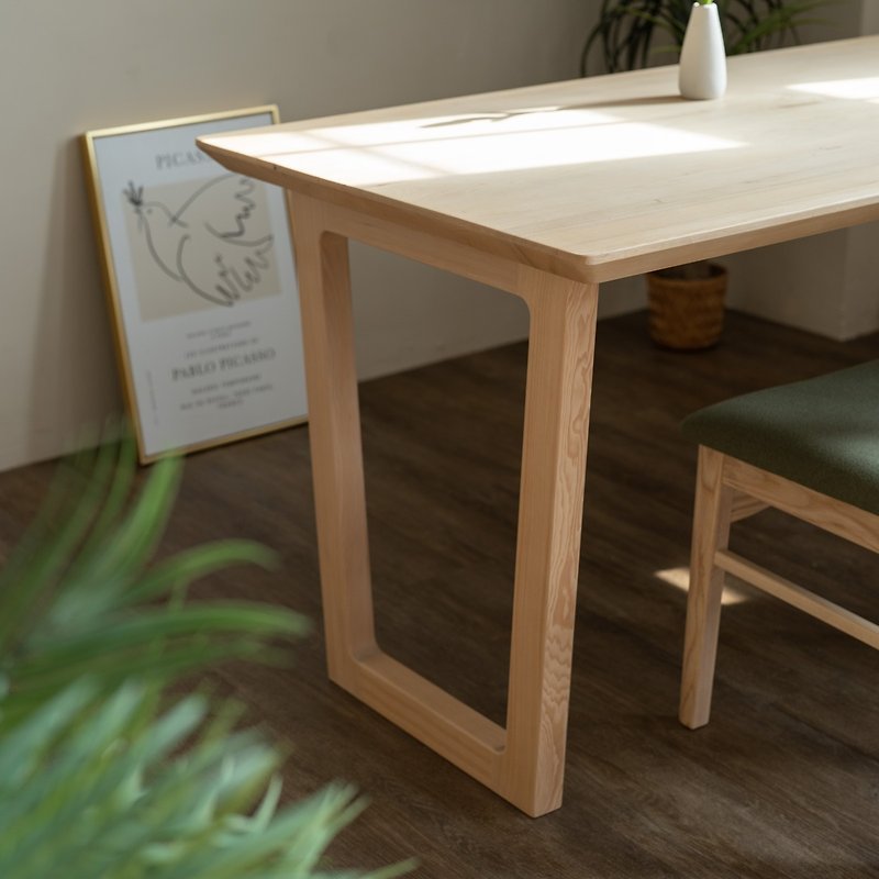 Hiwa Wooden Leg Table - Inverted Ladder Leg Series - โต๊ะอาหาร - ไม้ สีกากี