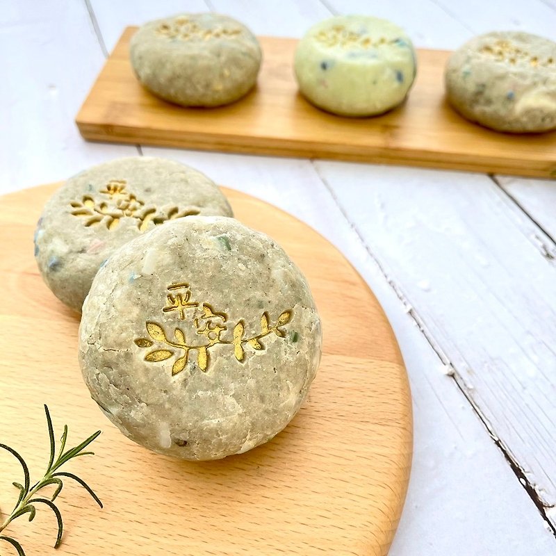 [Handmade] Hand-kneaded simple mugwort peace soap cake - สบู่ - วัสดุอื่นๆ 