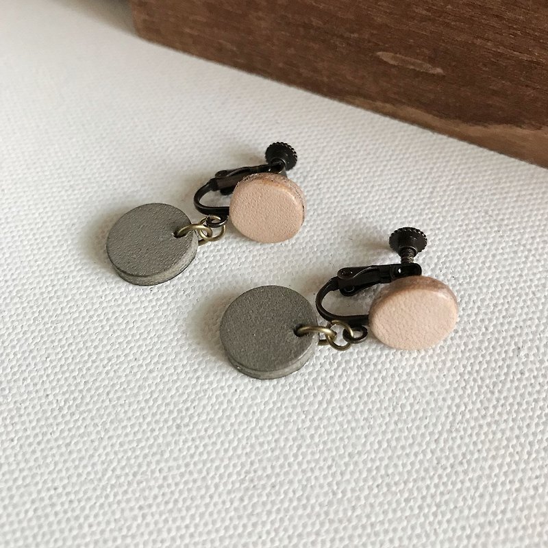 Leather earrings_ear clip type_小圆2# _ original leather gray - Earrings & Clip-ons - Genuine Leather Gray
