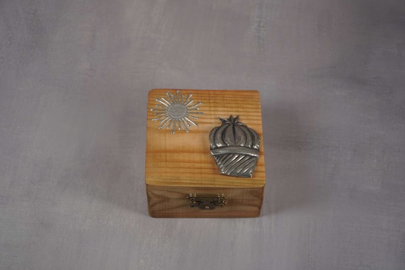 錫雕 金屬押花 陽光與我珠寶盒 - 居家收納/收納盒/儲物盒 - 其他材質 藍色