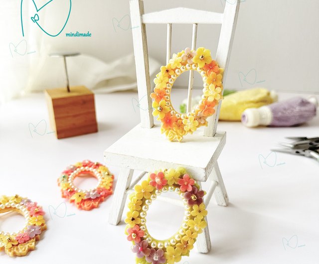 手作りブローチ＊菜の花一輪春想ふ〜水色ちょうちょのブローチ♪