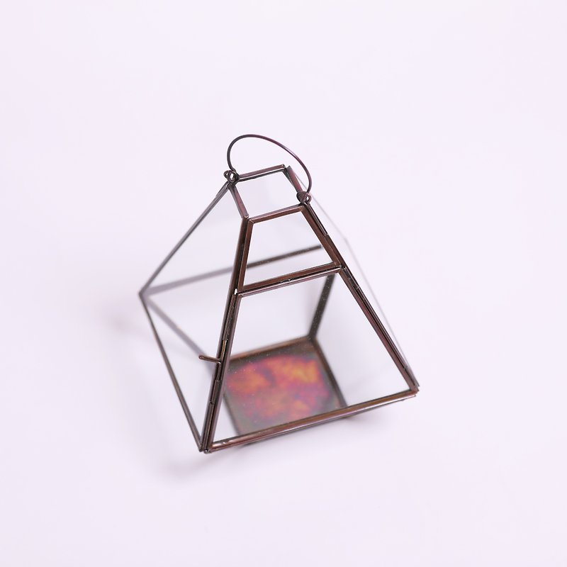 Pyramid candle holder-fair trade - เทียน/เชิงเทียน - โลหะ สีกากี