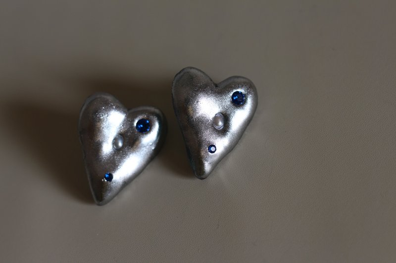 / 礦 / 心型銀色系-藍色 - 耳環/耳夾/耳骨夾 - 樹脂 銀色