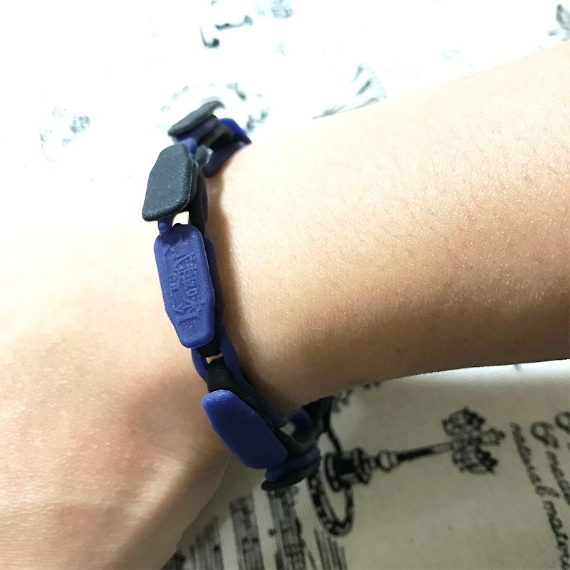 "Opera bracelet" Black Blue Silicone section [material] - สร้อยข้อมือ - ซิลิคอน หลากหลายสี