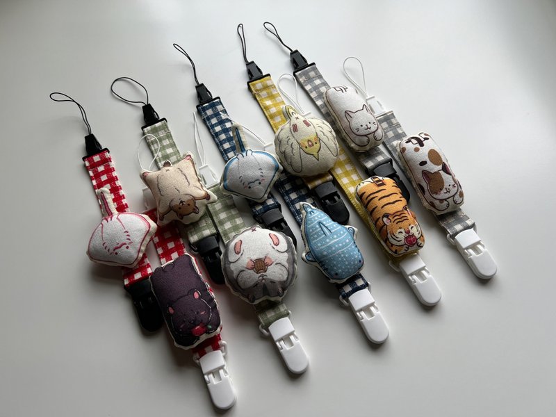 Patchwork. Handmade - Replaceable animal shaped pacifier clip - ของขวัญวันครบรอบ - ผ้าฝ้าย/ผ้าลินิน หลากหลายสี